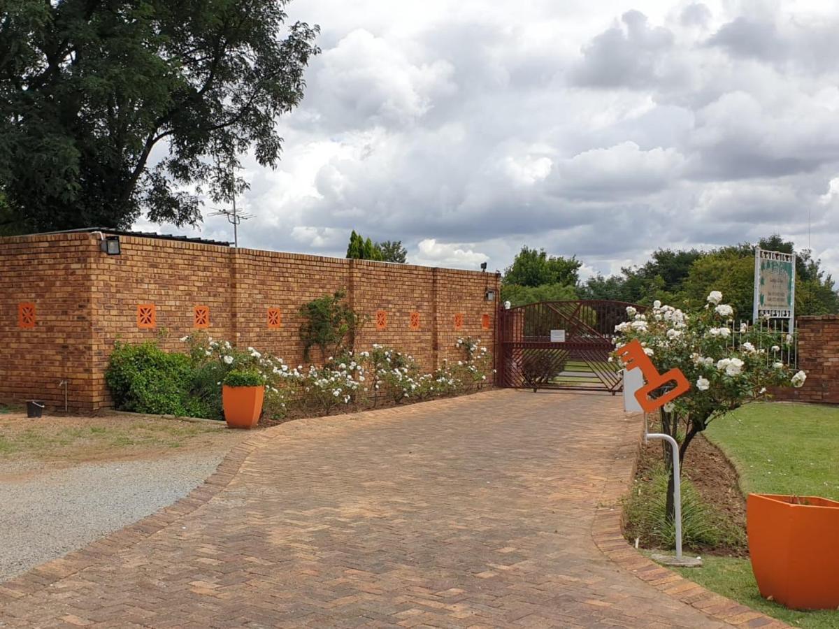 The Lazy Grape Guest Lodge & Spa Benoni Kültér fotó