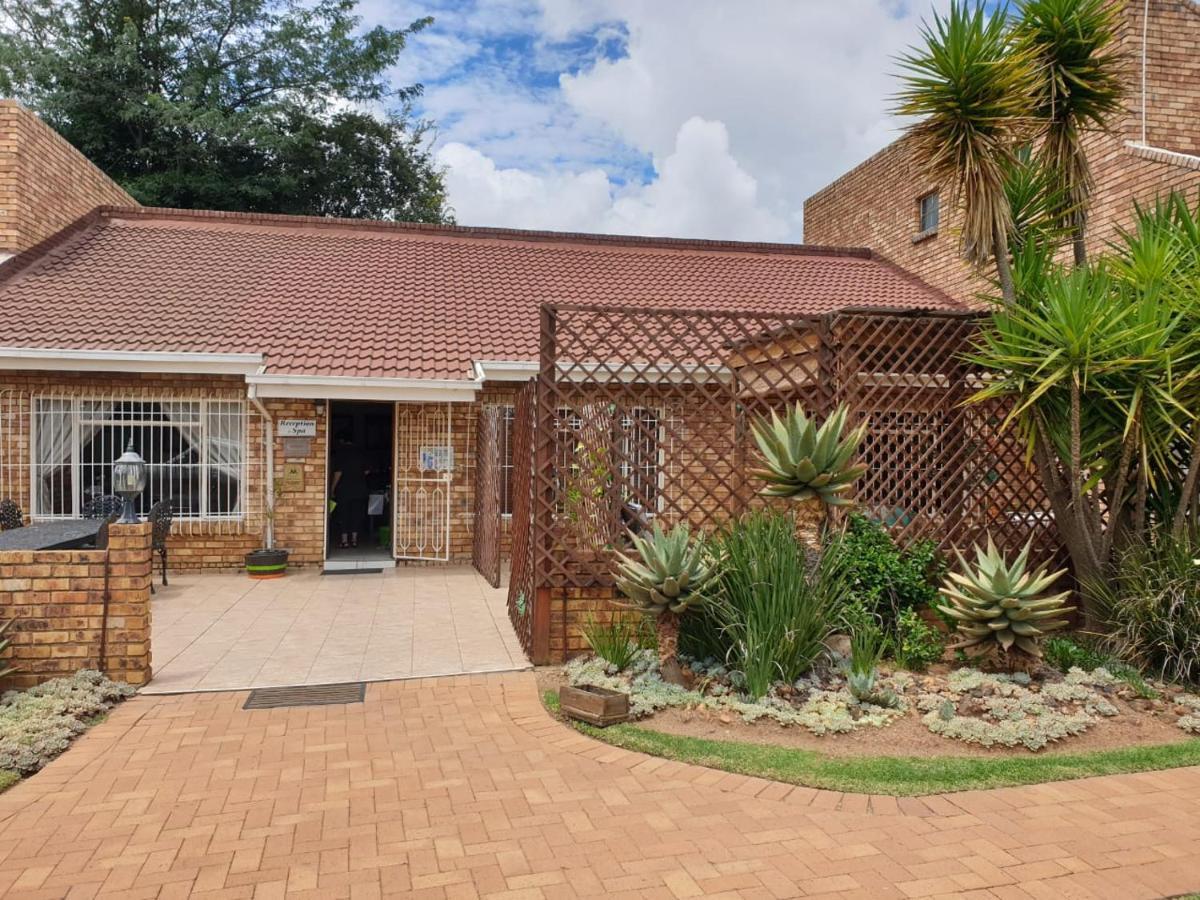 The Lazy Grape Guest Lodge & Spa Benoni Kültér fotó